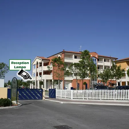 Pini Village Lido Altanea *